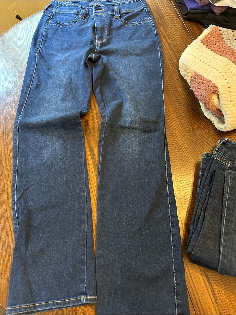NYDJ Indigo Stretch Denim  Marilyn Straight Jeans size 8 - Picture 2 of 2